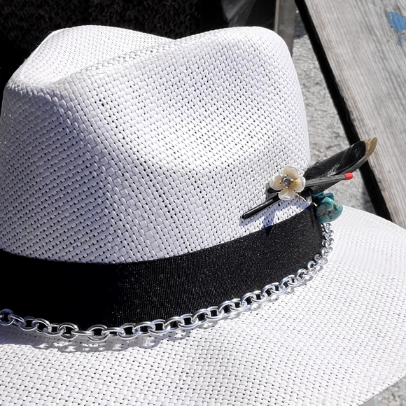 Classic White Ladies Hat - Picture 3 of 15